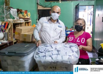 SBS entrega 50 mil mascarillas a los inquilinos del mercado La Terminal, zona 4