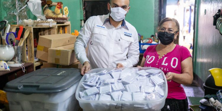 SBS entrega 50 mil mascarillas a los inquilinos del mercado La Terminal, zona 4