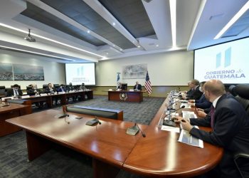 Senadores estadounidenses se reunieron en viernes 9 de julio con el presidente Alejandro Giammattei.