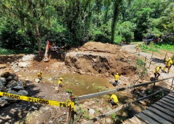 Reconstruyen puente La Esmeralda, en Suchitepéquez