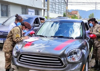 Salud habilita puesto de vacunación vehicular en Quetzaltenango