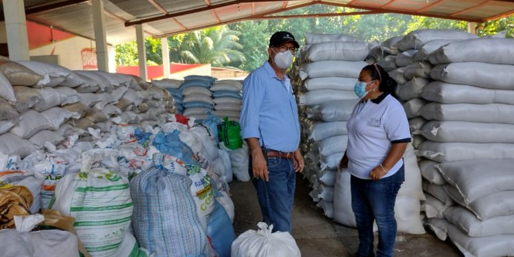 Programa de apoyo alimentario beneficia a vecinos de Retalhuleu