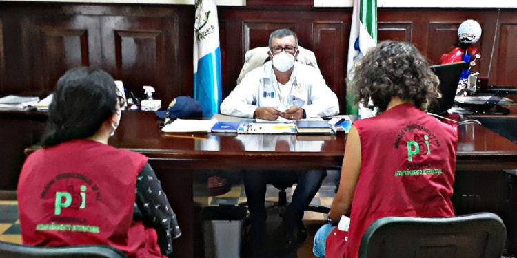 Voluntarios de organización internacional contribuyen al progreso de Retalhuleu