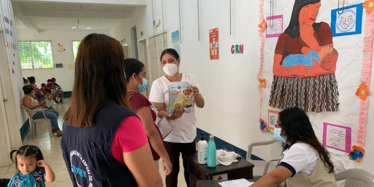 Organizan jornada de salud para beneficiarios de centro infantil de El Estor