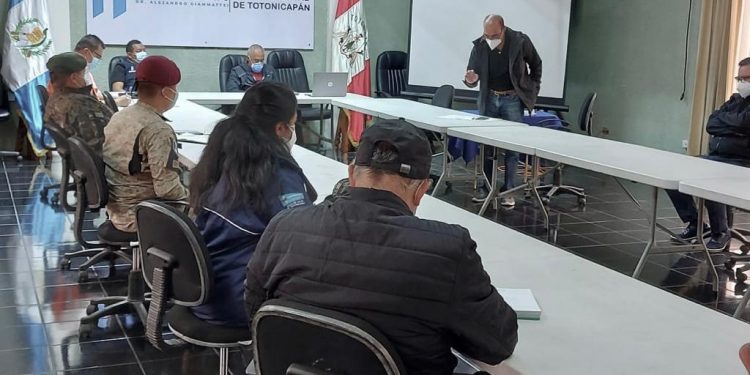 COE de Totonicapán refuerza acciones ante aumento de casos de COVID-19