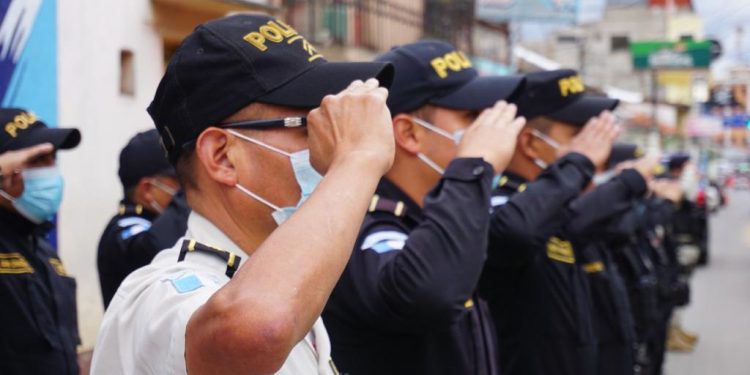 Comisaría 44 presenta plan de seguridad por pago del bono 14