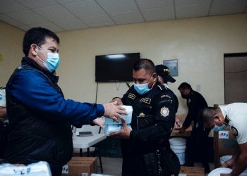 Embajada de Estados Unidos apoya labor de la PNC en Alta Verapaz