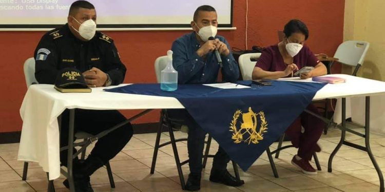 PNC implementa puestos de control para verificar el aforo en el transporte colectivo en Santa Rosa