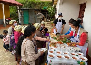 MAGA capacita a vecinas de San Pedro Soloma en producción de hongos ostra
