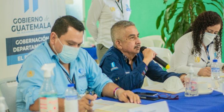 Presidente da seguimiento a proyectos en beneficio de los vecinos de El Progreso