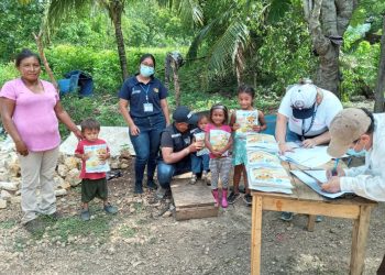 Autoridades de Petén le dan seguimiento a la entrega del alimento NutriNiños
