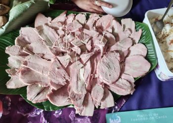 Vecinas de Totonicapán se especializan en el manejo y procesamiento de carne de cerdo