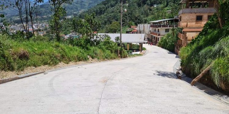 Cantones de Todos Santos Cuchumatán se benefician con mejoramiento de tramo
