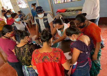 Beneficiarias de Mi Beca Artesano de El Estor comienzan ciclo de capacitación