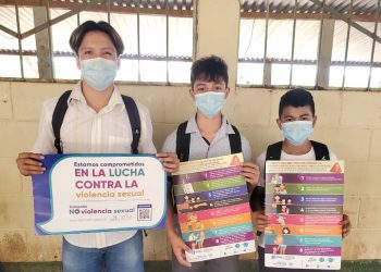 SVET alerta a estudiantes de Champerico sobre el ciberacoso