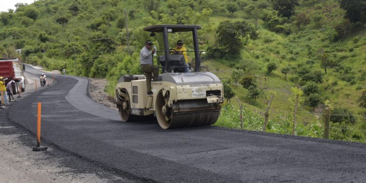 Avanzan mejoras en ruta que va de San Pedro Pinula a San Luis Jilotepeque