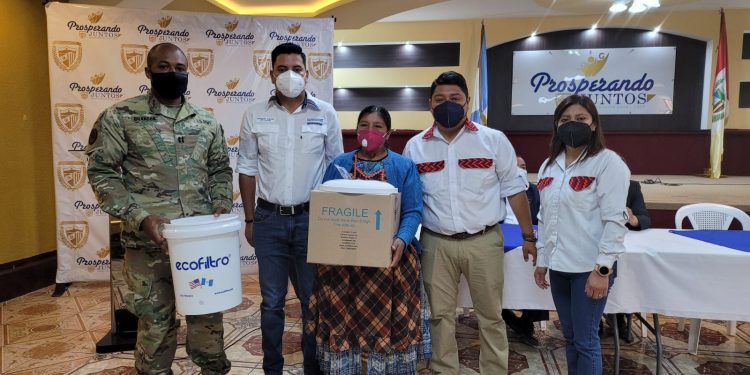 Donación de ecofiltros beneficiará a 5 mil familias en Quetzaltenango