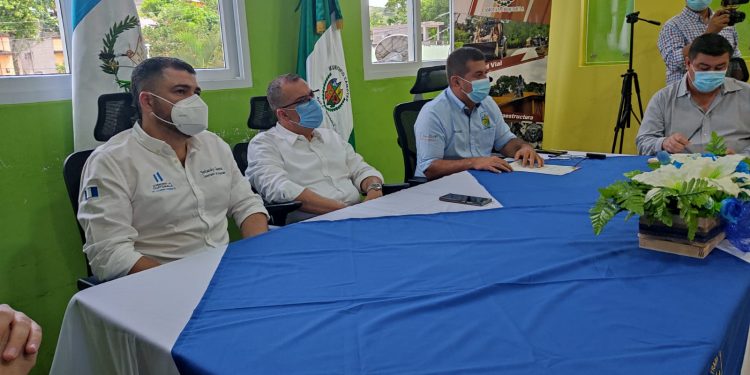 Autoridades de Cultura verifican daños en iglesia de Camotán