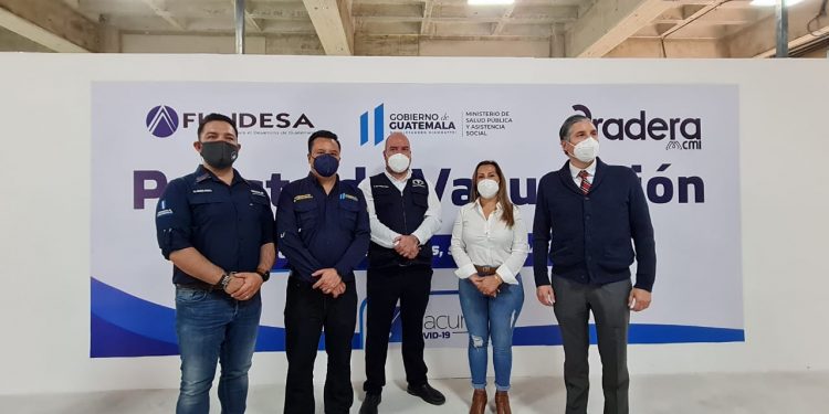 Habilitan puesto de vacunación contra el coronavirus en Huehuetenango