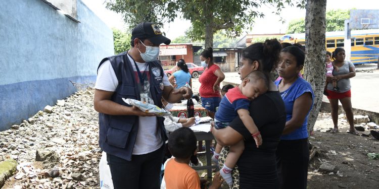 Continúa la entrega del alimento NutriNiños en Escuintla
