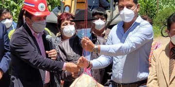 Comienzan mejoras en camino rural de Quetzaltenango