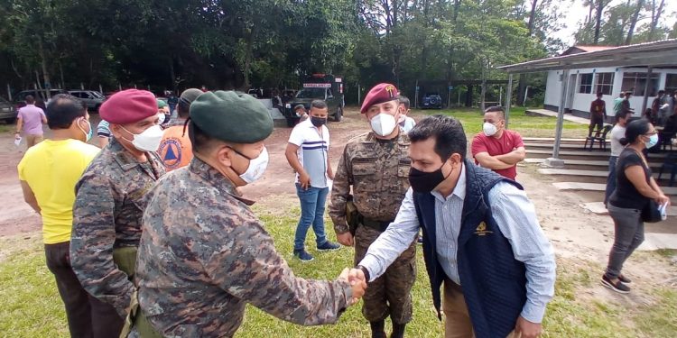 Supervisan centro de vacunación en Jutiapa