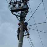 Vecinos de 16 comunidades retaltecas vuelven a contar con energía eléctrica