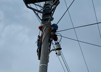 Vecinos de 16 comunidades retaltecas vuelven a contar con energía eléctrica
