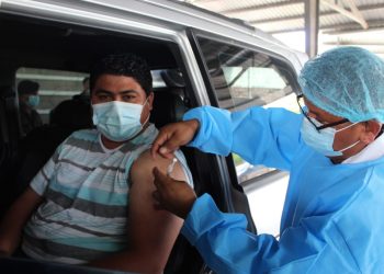 San Benito, Petén, cuenta con puesto de vacunación vehicular