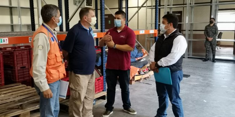 Estados Unidos dona equipo para COE de Alta Verapaz