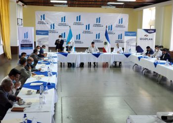 Presidente se reúne con alcaldes de Quetzaltenango