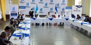 Presidente se reúne con alcaldes de Quetzaltenango