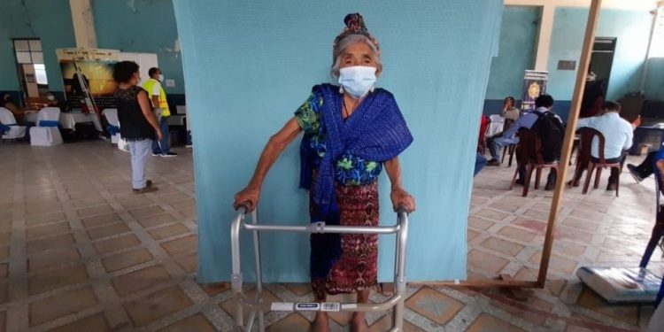 SOSEP y SCEP apoyan a adultos mayores de Jacaltenango