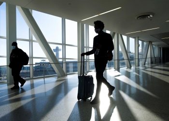 EE. UU., sin prisa por abrir fronteras pese a la presión de países y sectores