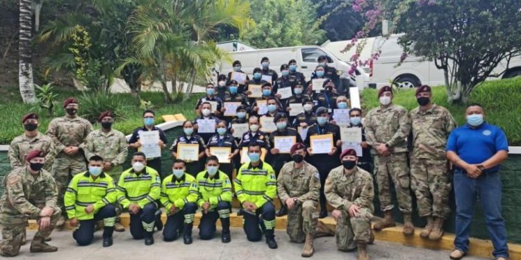 Antinarcóticos de tres fuerzas de tarea fortalecen sus capacidades