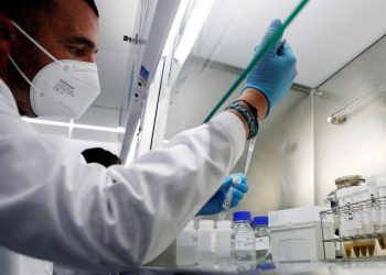 Más de un cuarto de los enfermos de COVID-19 tiene síntomas seis meses después