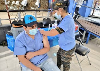 Ejército vacunará a más de 23 mil personas este fin de semana en instalaciones militares