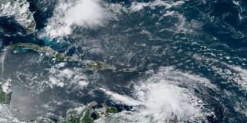 El huracán Elsa se dirige veloz hacia la isla Española