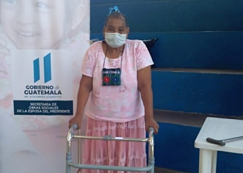 SOSEP y SCEP apoyan a adultos mayores de Zapotitlán