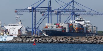 Firman convenio para reducir tiempos y costos en las exportaciones