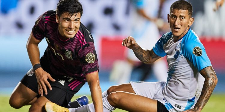 Guatemala: Stheven Robles ante México.