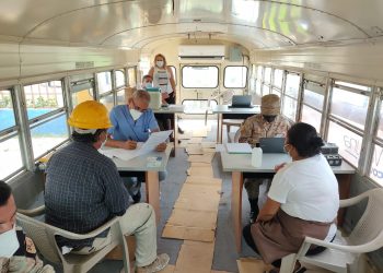 Implementan puesto de vacunación móvil para inmunizar a pobladores de áreas lejanas de El Progreso