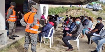 Soldados fortalecen vacunación contra el COVID-19 en la provincia