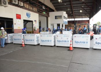 Ingresan a Guatemala 200 mil dosis de vacuna Sputnik V