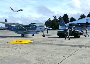 Fuerza Aérea Guatemalteca traslada vacunas contra COVID-19 al interior del país