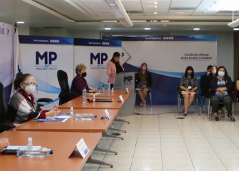 Autoridades que integran la Alerta Isabel-Claudina durante la presentación de avances en la sede del MP