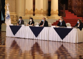 Ministerio de Salud presenta proyecciones de pandemia de coronavirus