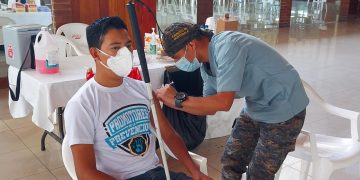 El Ejército de Guatemala apoya en el Plan Nacional de Vacunación contra el COVID-19