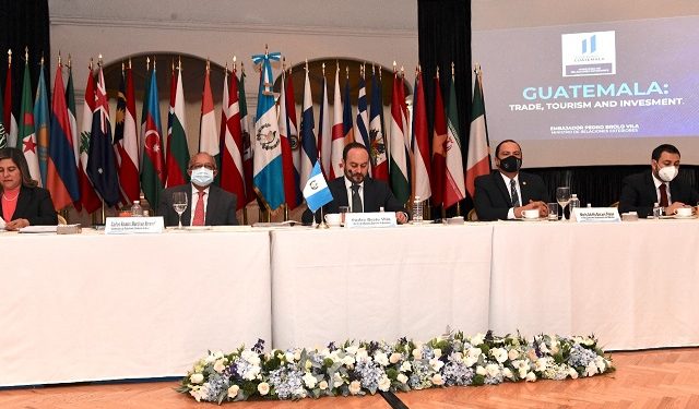 El canciller presentó el Plan Guatemala no de Detiene a 39 embajadores concurrentes en México.