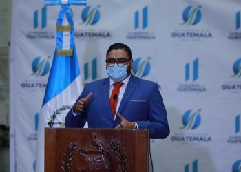 El director del Hospital General San Juan de Dios , Gerardo Hernández en conferencia de prensa